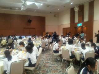 修学旅行20(
 夕食)