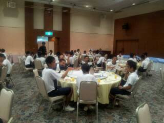 修学旅行20(
 夕食)