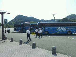 修学旅行27(
 山江SAトイレ休憩)