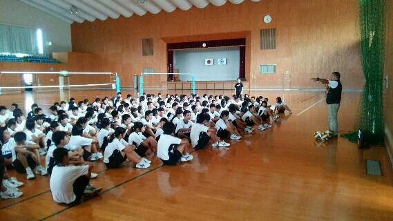 一日遠足（3年生）競技開始