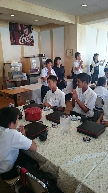 修学旅行１日目（武雄市内昼食）