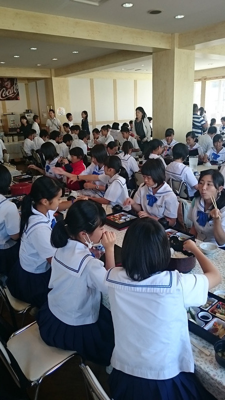 修学旅行１日目（武雄市内昼食）