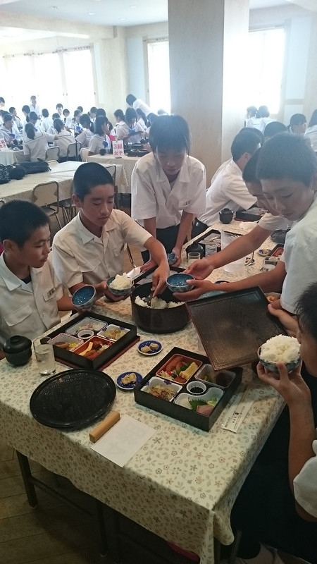 修学旅行１日目（武雄市内昼食）