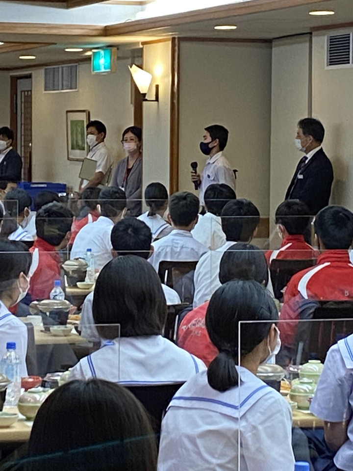 Bfe6c857798141b692c6a9bc59408555